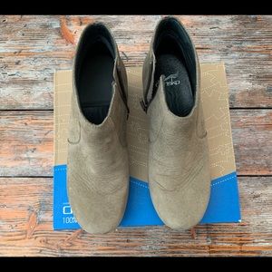 Dansko Maria Milled Nubuck